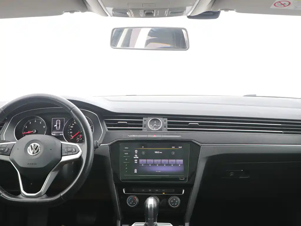 VOLKSWAGEN MAGOTAN 2021