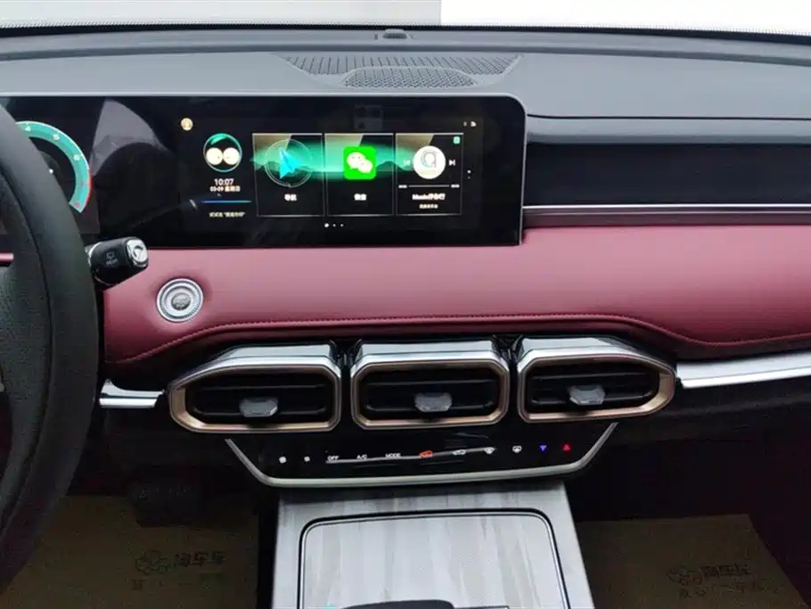 JETOUR X70 PLUS 2025