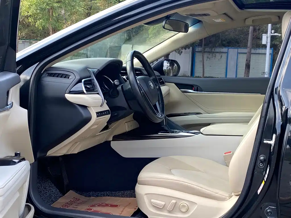 TOYOTA CAMRY 2018