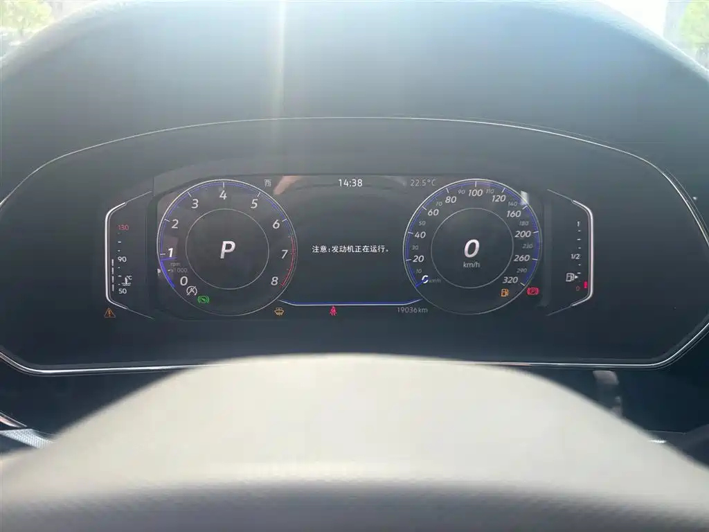 VOLKSWAGEN PASSAT 2023