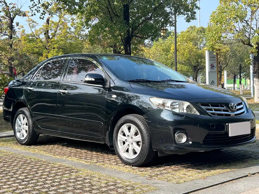 TOYOTA COROLLA 2013