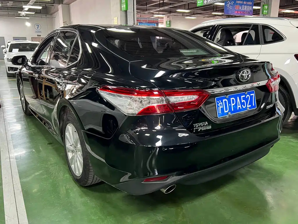 TOYOTA CAMRY 2018