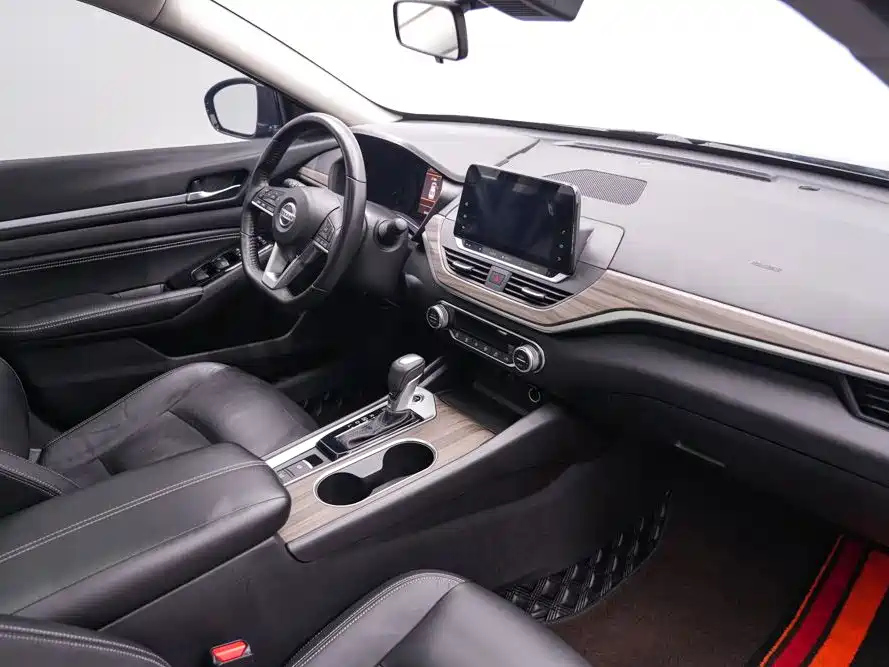 NISSAN TEANA 2020