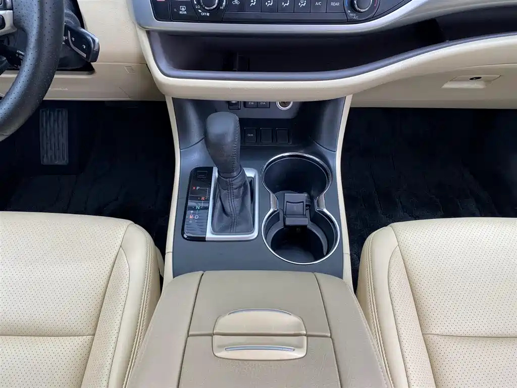 TOYOTA HIGHLANDER 2018