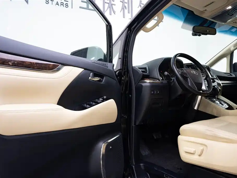TOYOTA ALPHARD 2019