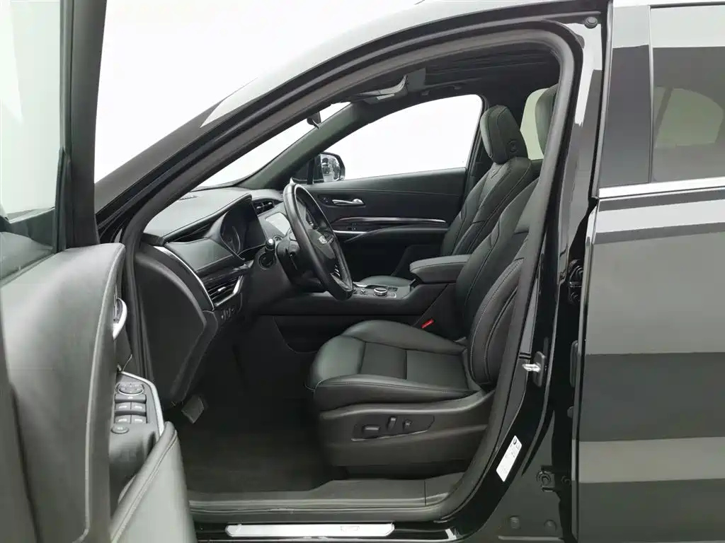 CADILLAC XT4 2021
