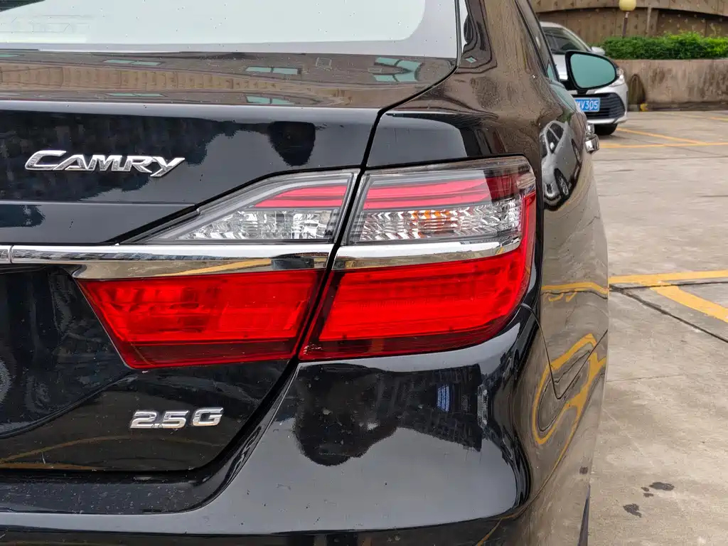 TOYOTA CAMRY 2016