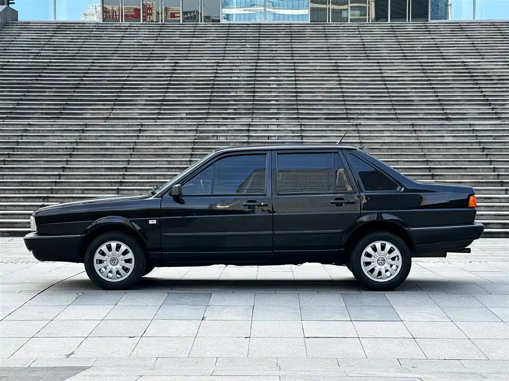 VOLKSWAGEN SANTANA CLASSIC 2010
