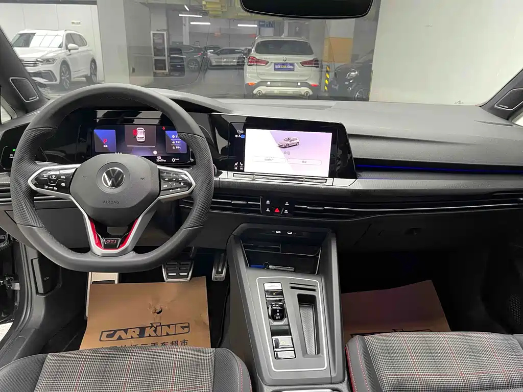 VOLKSWAGEN GOLF 2022