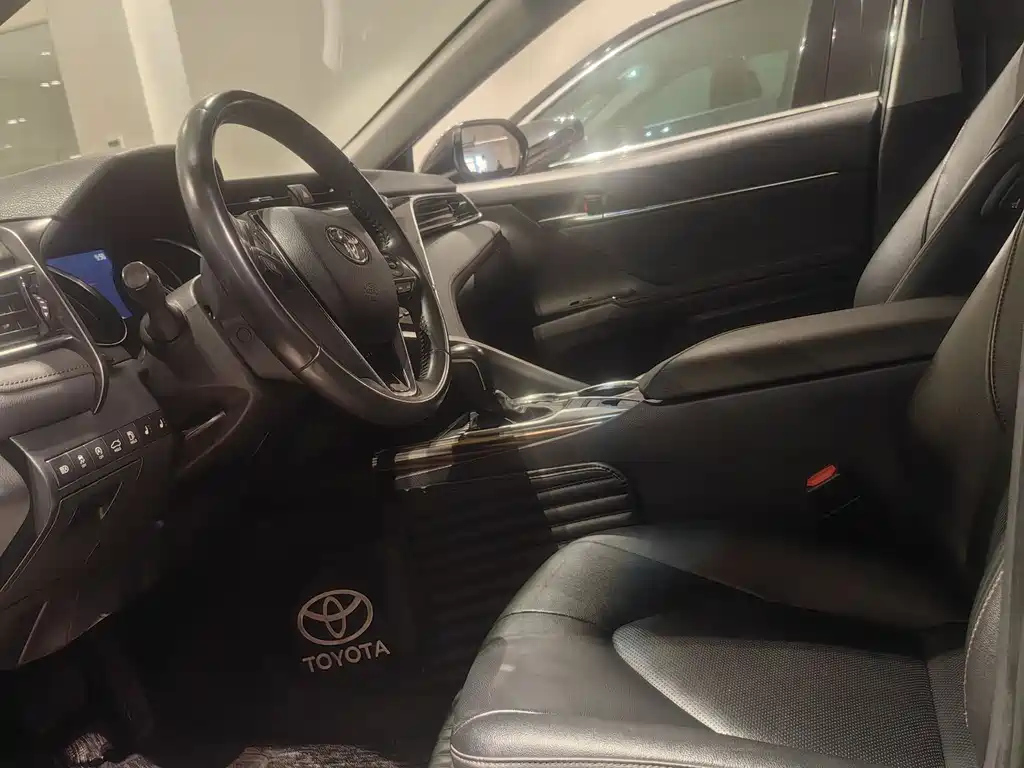 TOYOTA CAMRY 2020