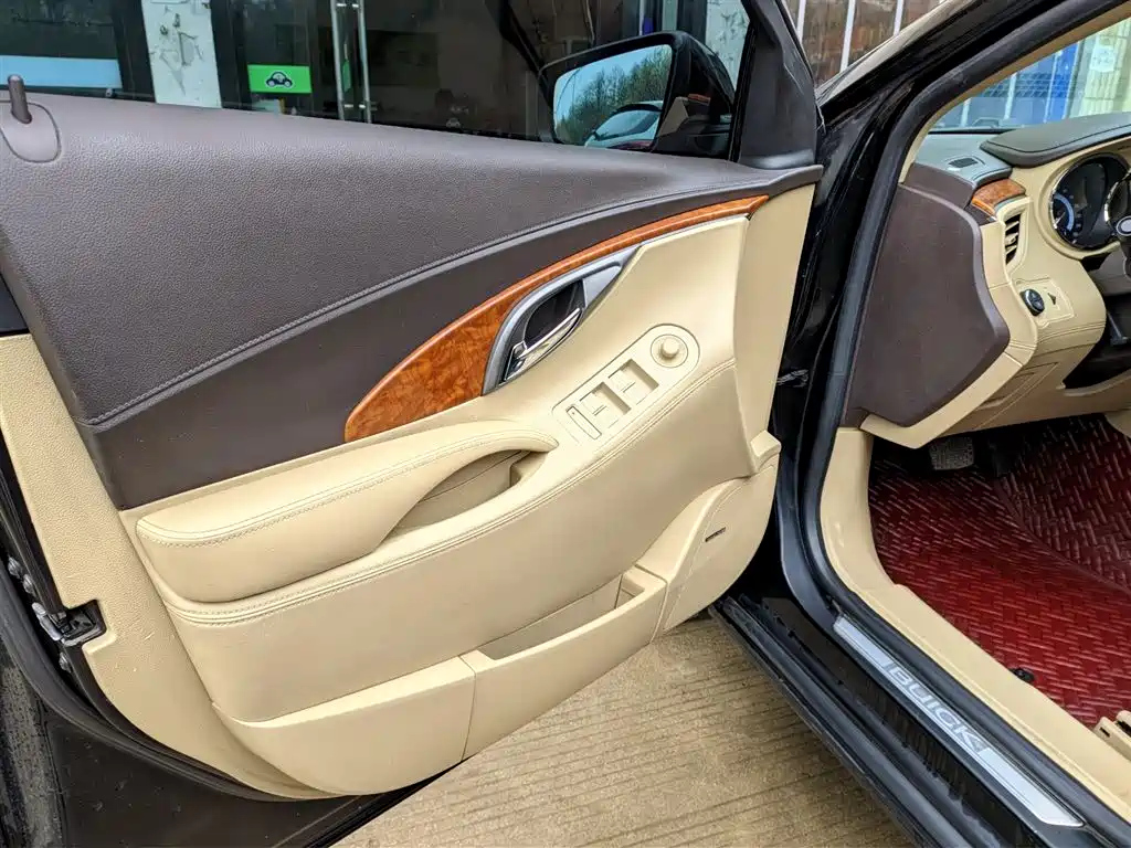 BUICK LACROSSE 2012