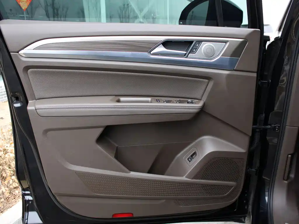 VOLKSWAGEN VILORAN 2022