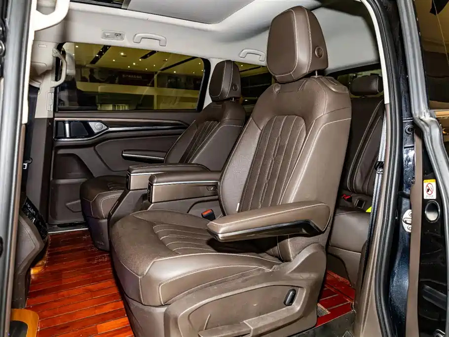 VOLKSWAGEN VILORAN 2021
