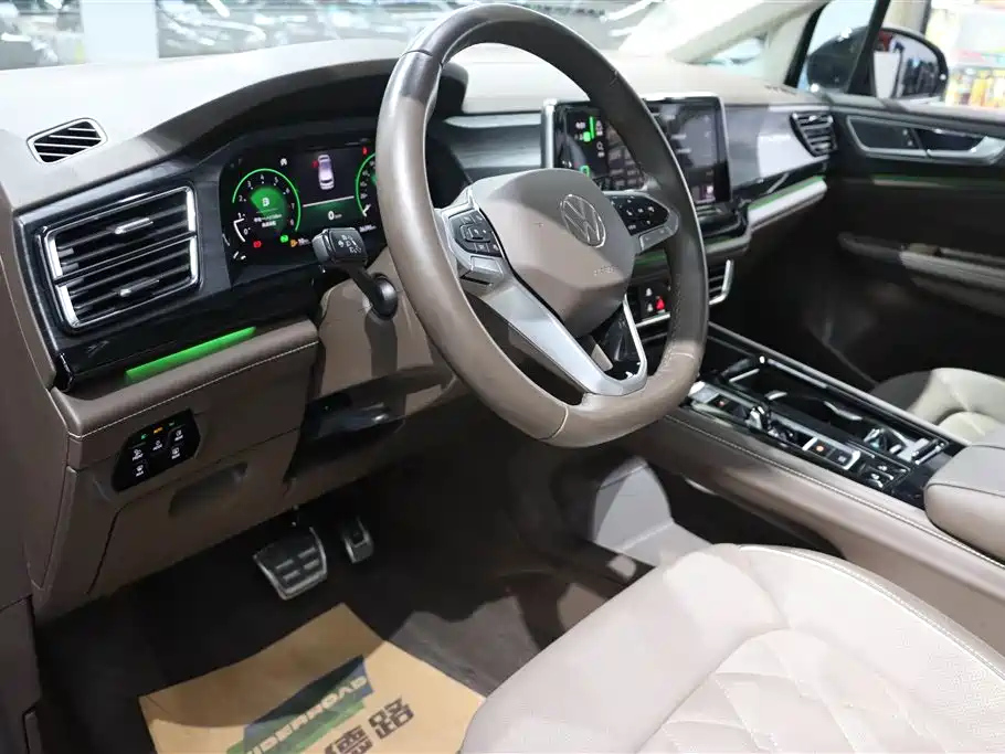 VOLKSWAGEN VILORAN 2022