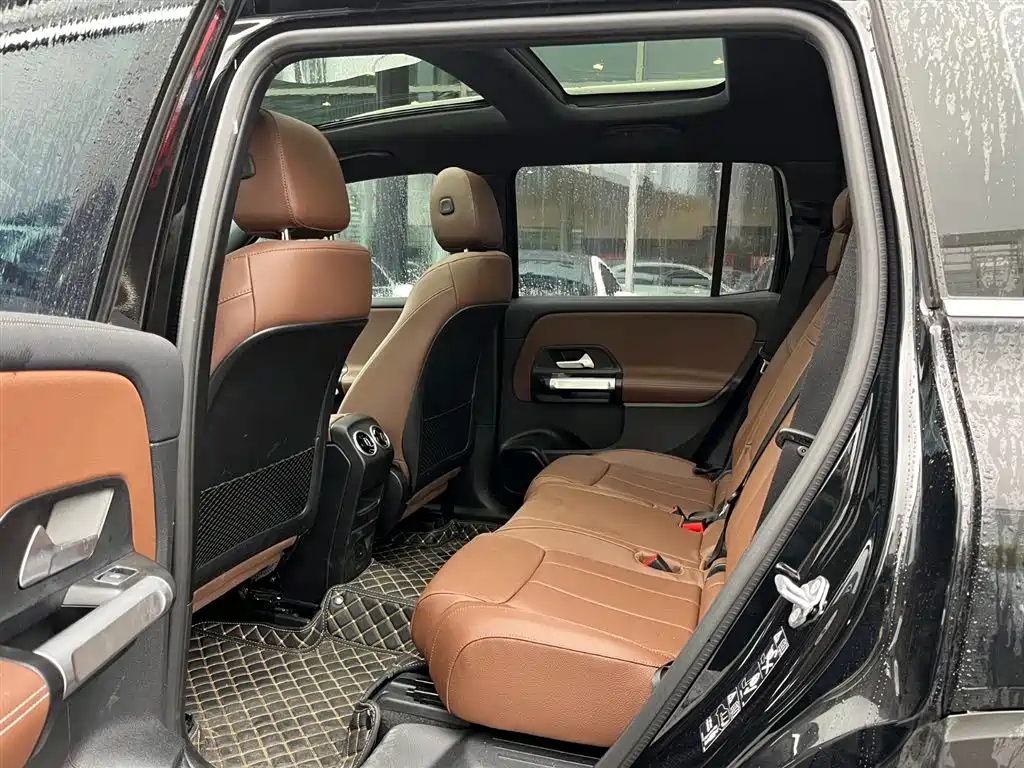 MERCEDES BENZ GLB 2023