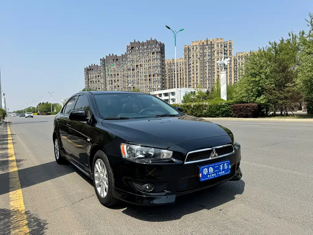MITSUBISHI LANCER EX 2011