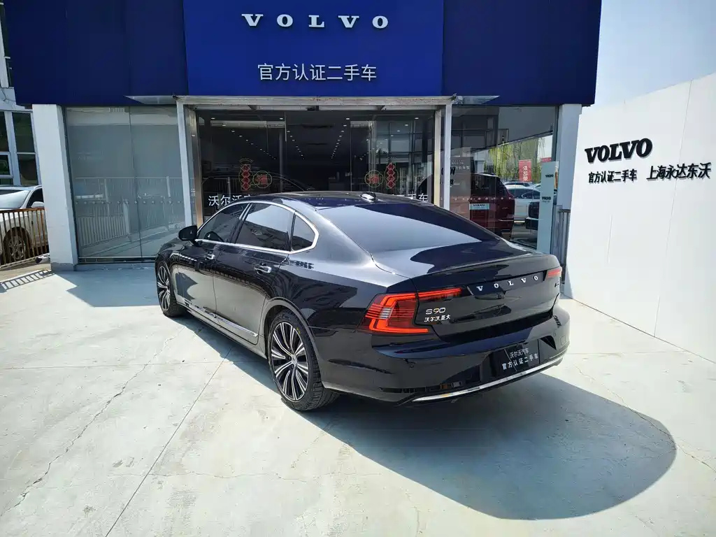 VOLVO S90 2022