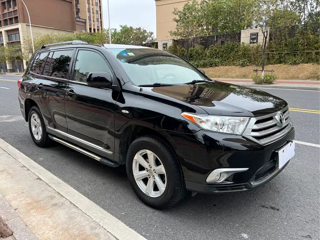 TOYOTA HIGHLANDER 2015