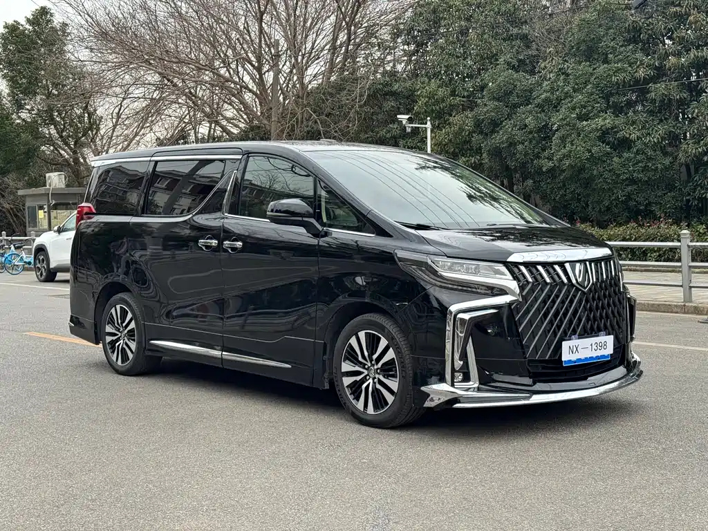 TOYOTA ALPHARD 2018