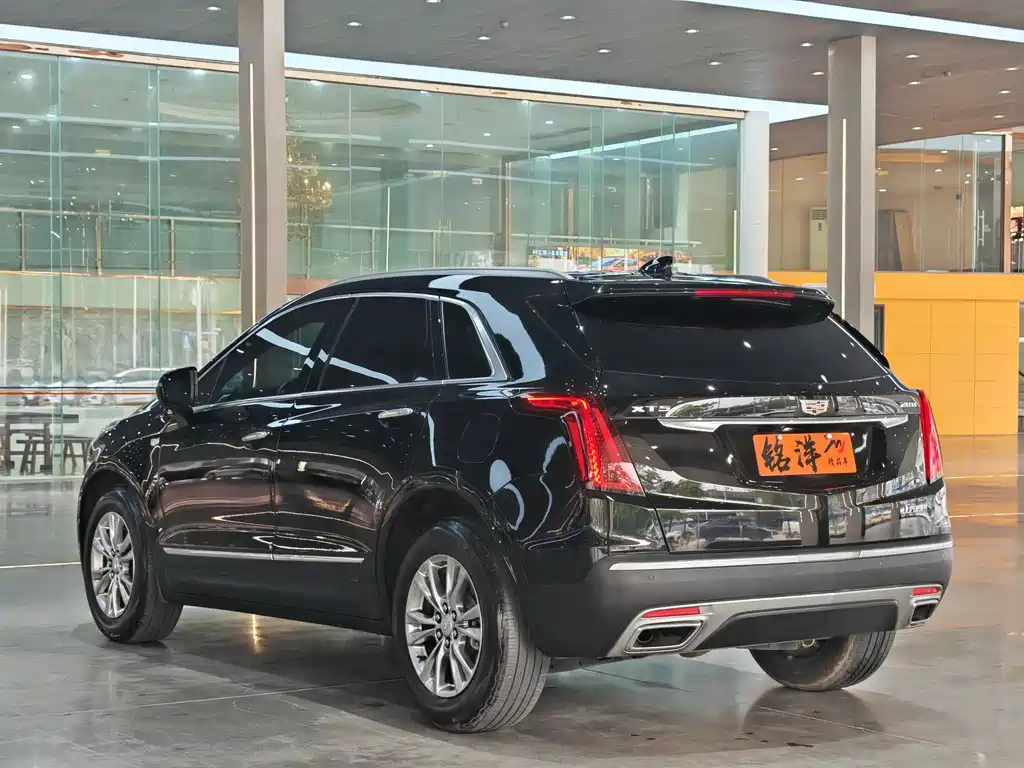 CADILLAC XT5 2021