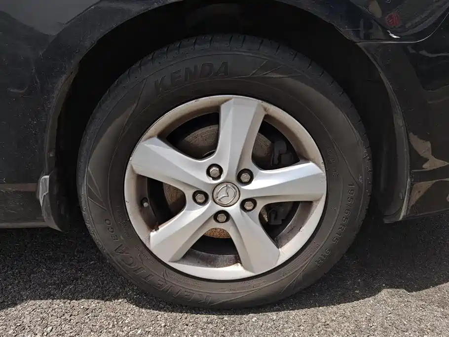MAZDA 3 2010