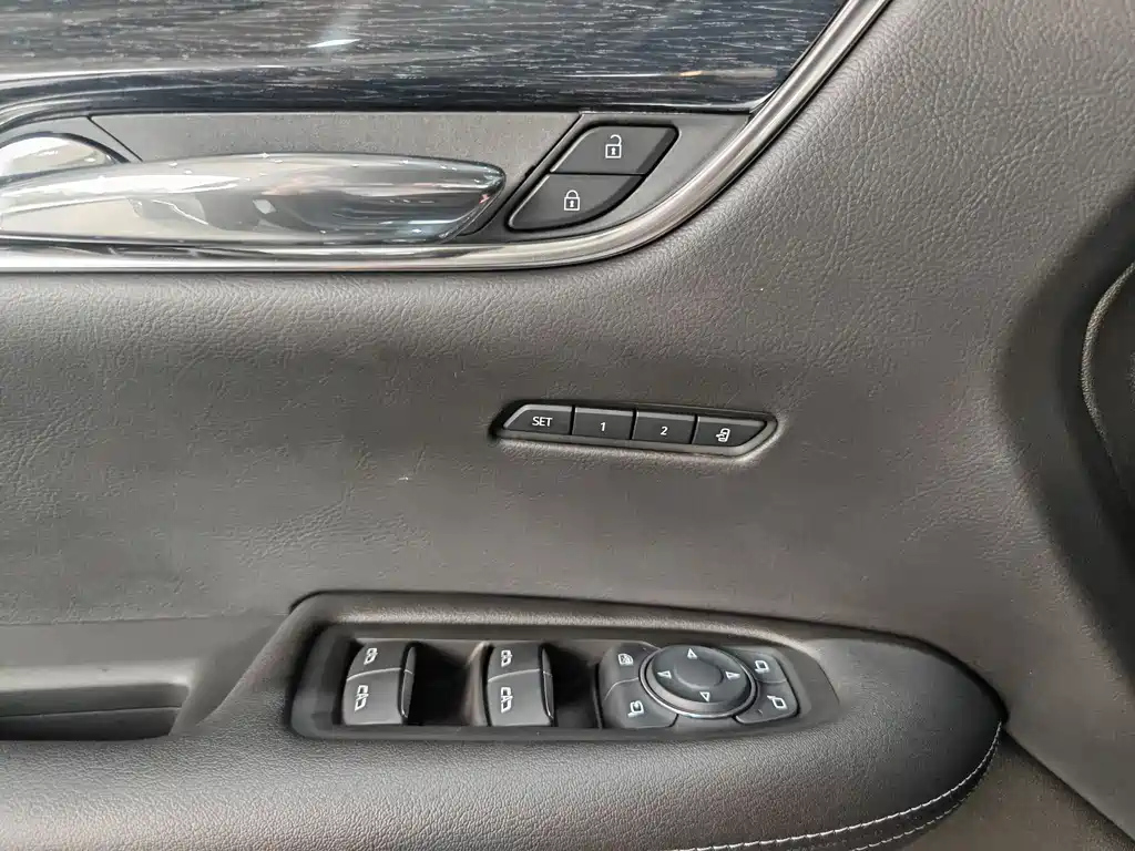 CADILLAC XT5 2021