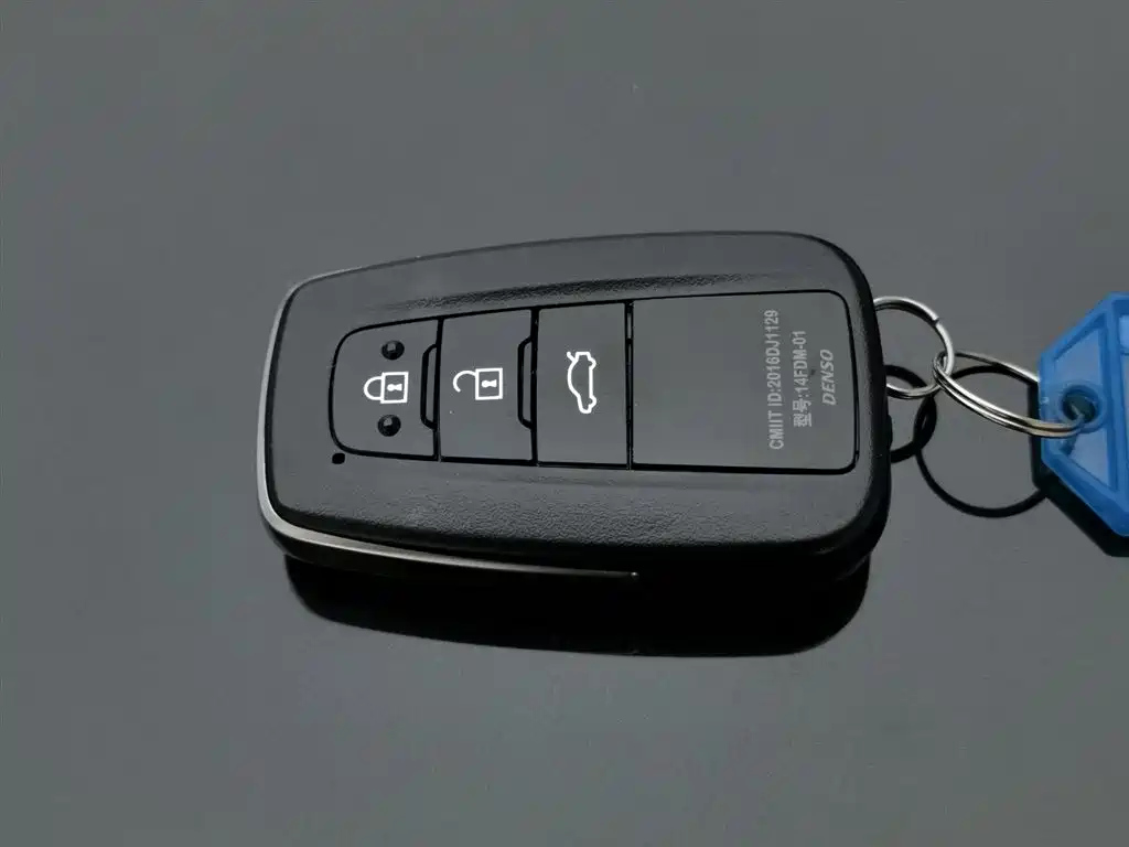TOYOTA CAMRY 2018