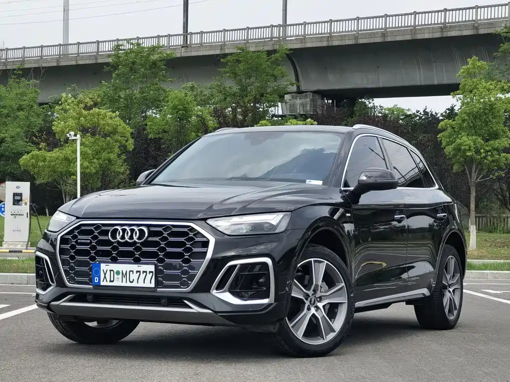 AUDI Q5L 2021