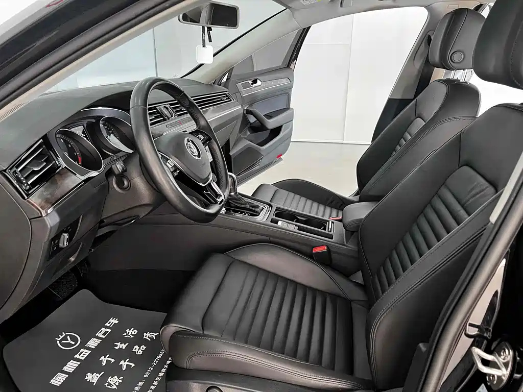 VOLKSWAGEN MAGOTAN 2020