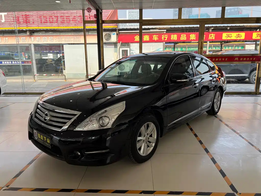 NISSAN TEANA 2011