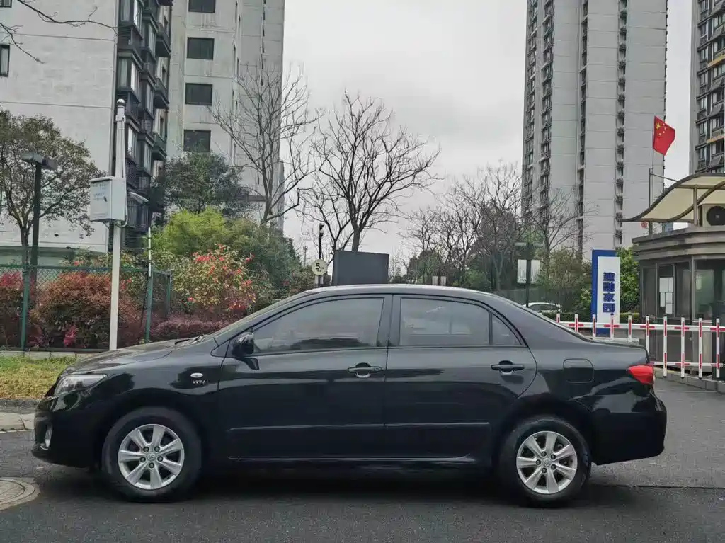 TOYOTA COROLLA 2013