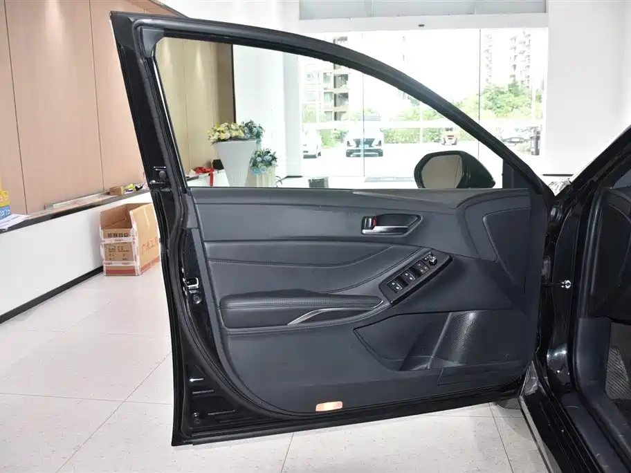 TOYOTA AVALON 2022