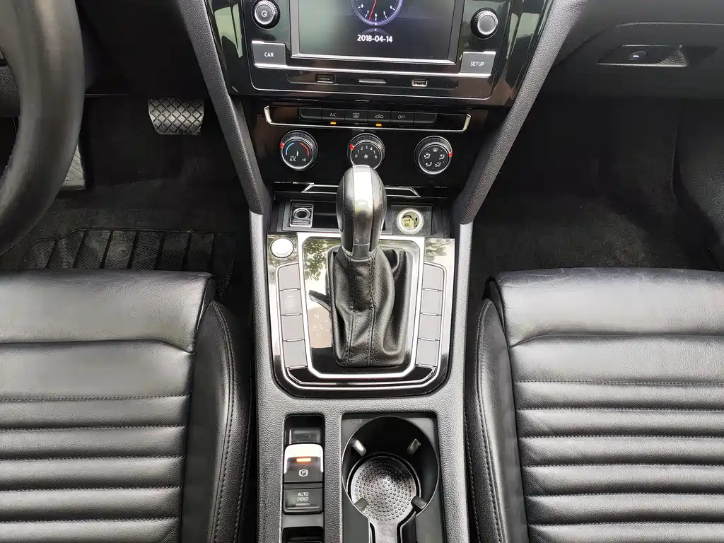 VOLKSWAGEN MAGOTAN 2019