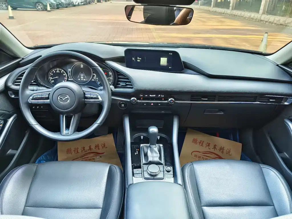 MAZDA 3 AXELA 2022