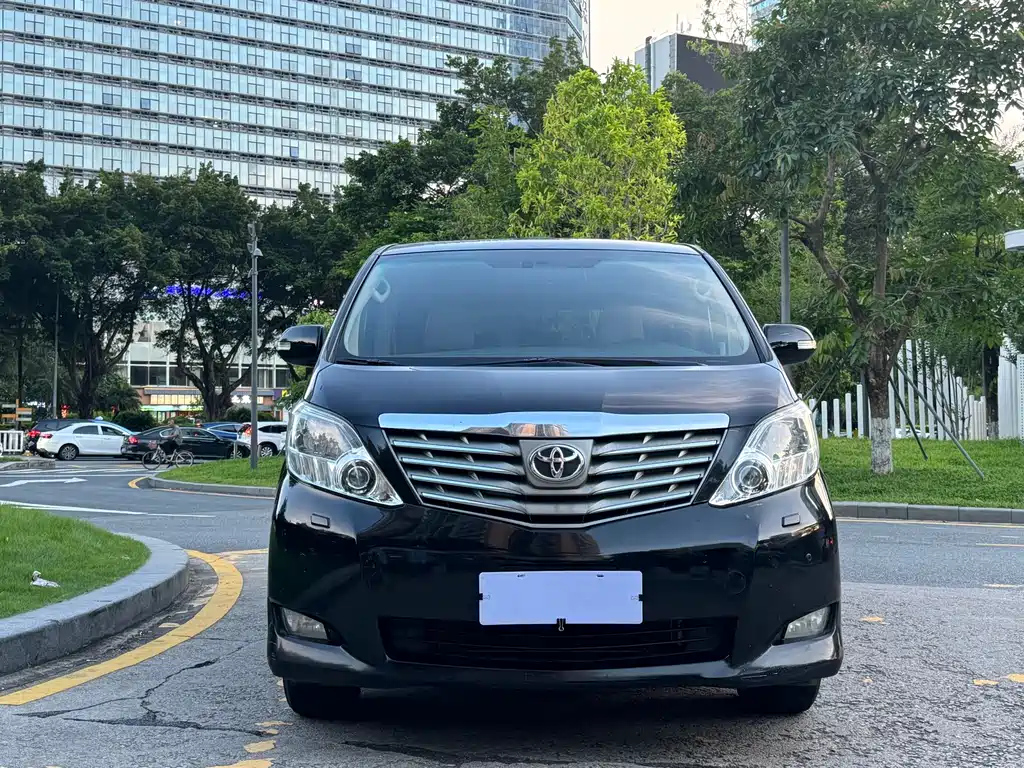 TOYOTA ALPHARD 2011