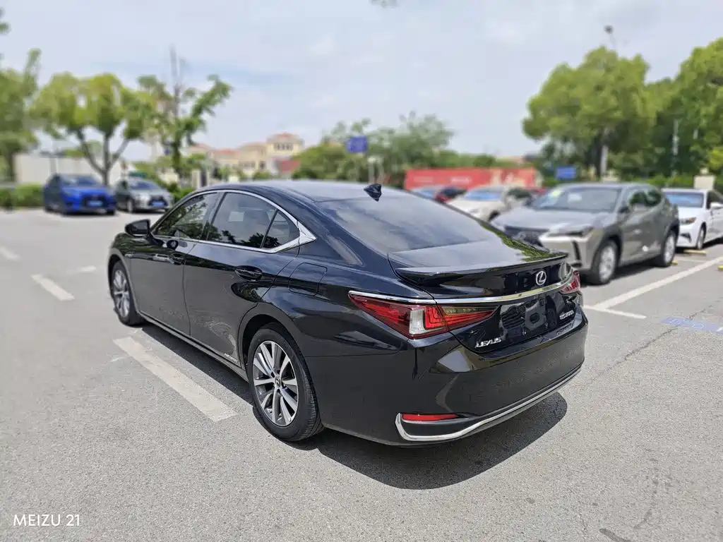 LEXUS ES 2021