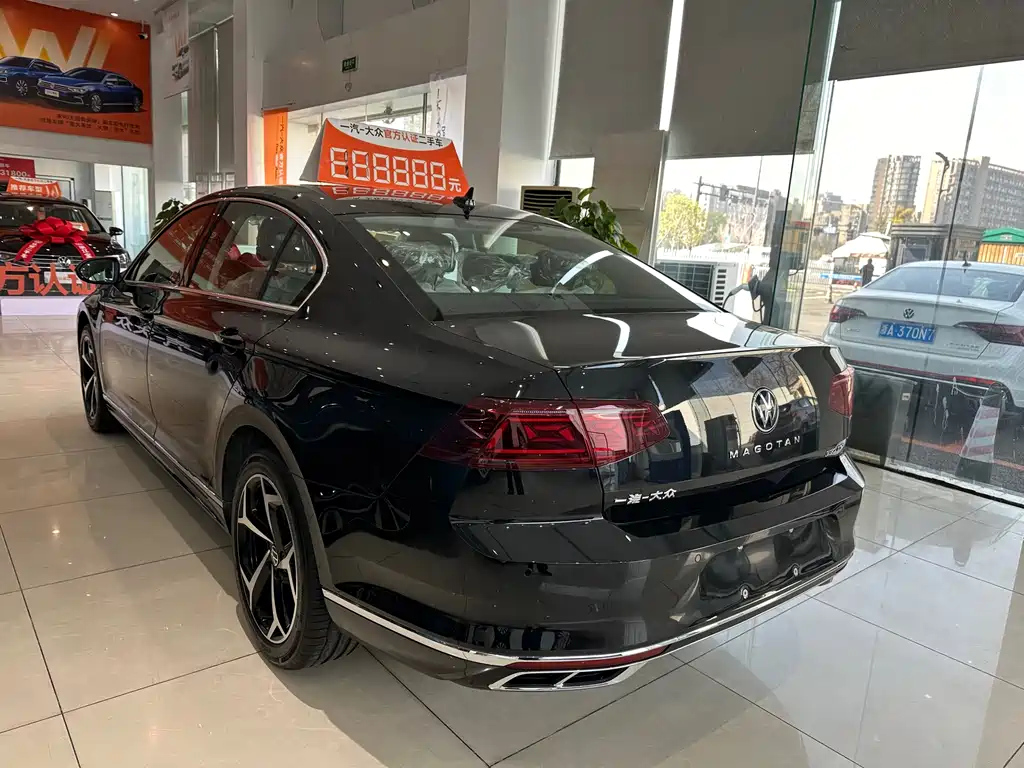 VOLKSWAGEN MAGOTAN 2023
