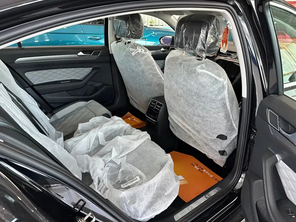 VOLKSWAGEN MAGOTAN 2023