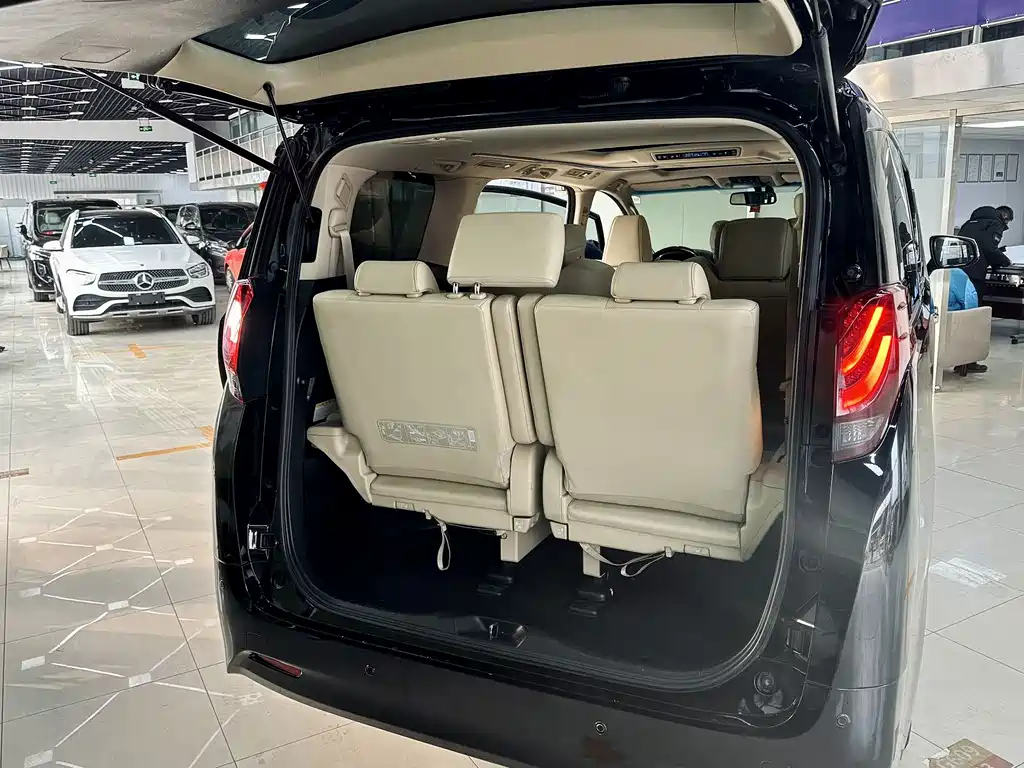 TOYOTA ALPHARD 2018