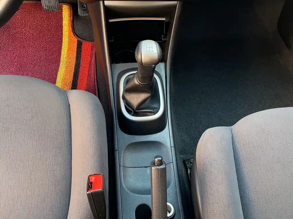 NISSAN SYLPHY 2018