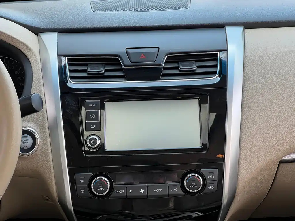 NISSAN TEANA 2018