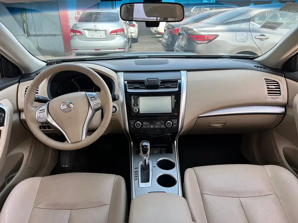 NISSAN TEANA 2018