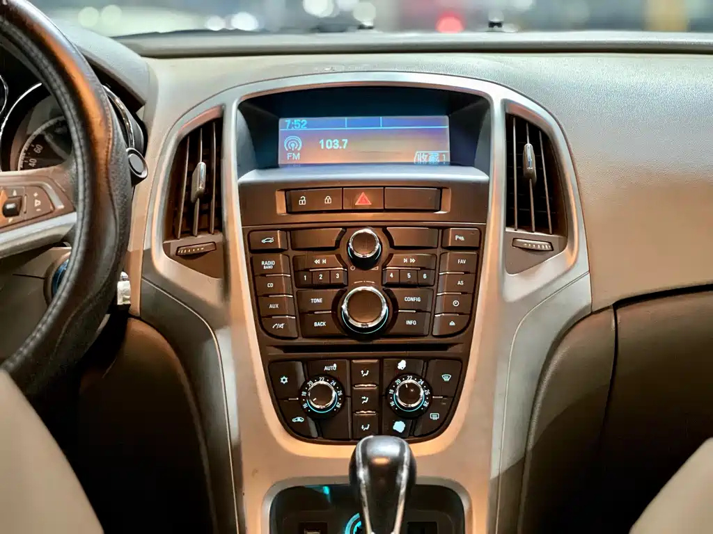 BUICK EXCELLE 2012