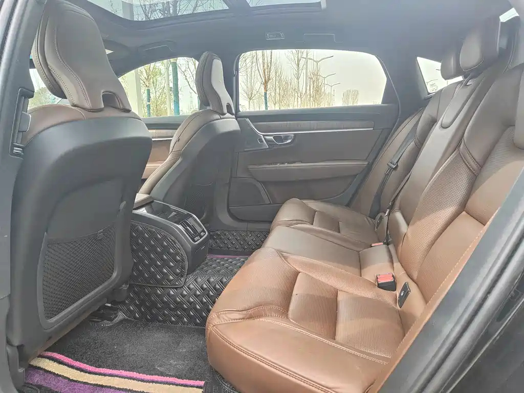 VOLVO S90 2021