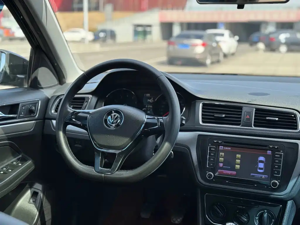 VOLKSWAGEN LAVIDA 2017