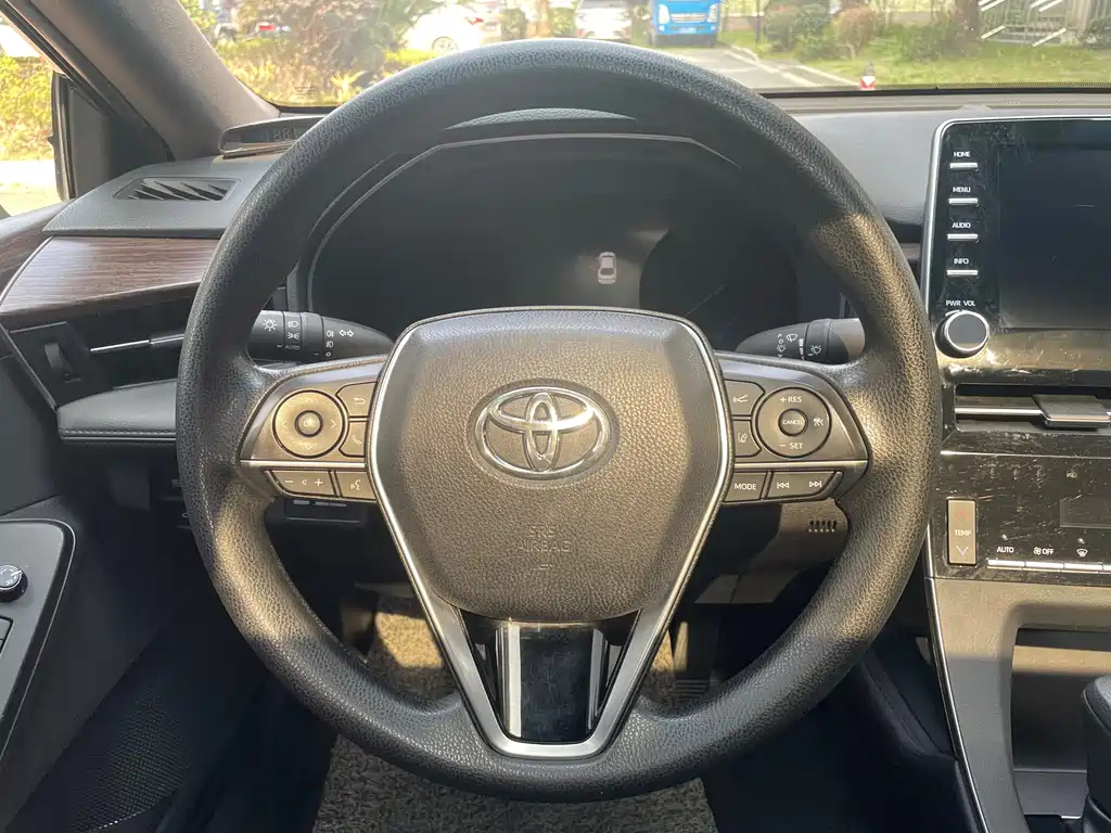 TOYOTA AVALON 2021