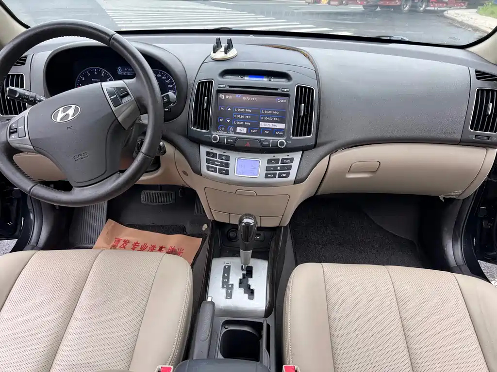 HYUNDAI CELESTA 2012