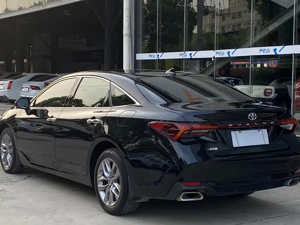 TOYOTA AVALON 2020