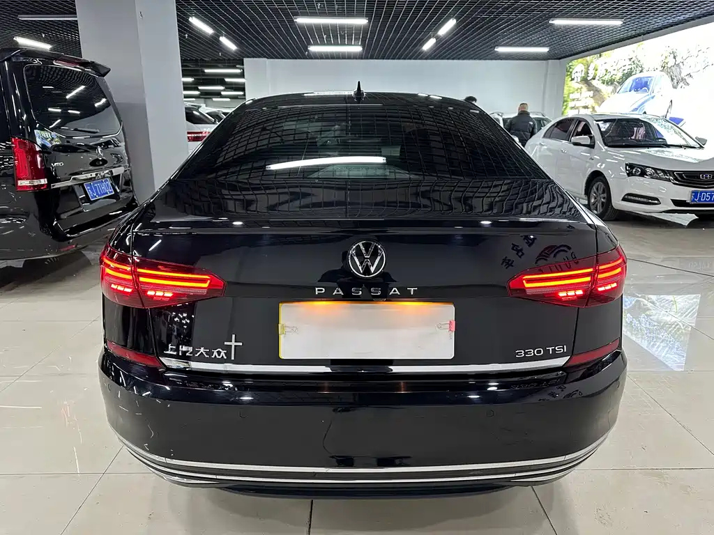 VOLKSWAGEN PASSAT 2021