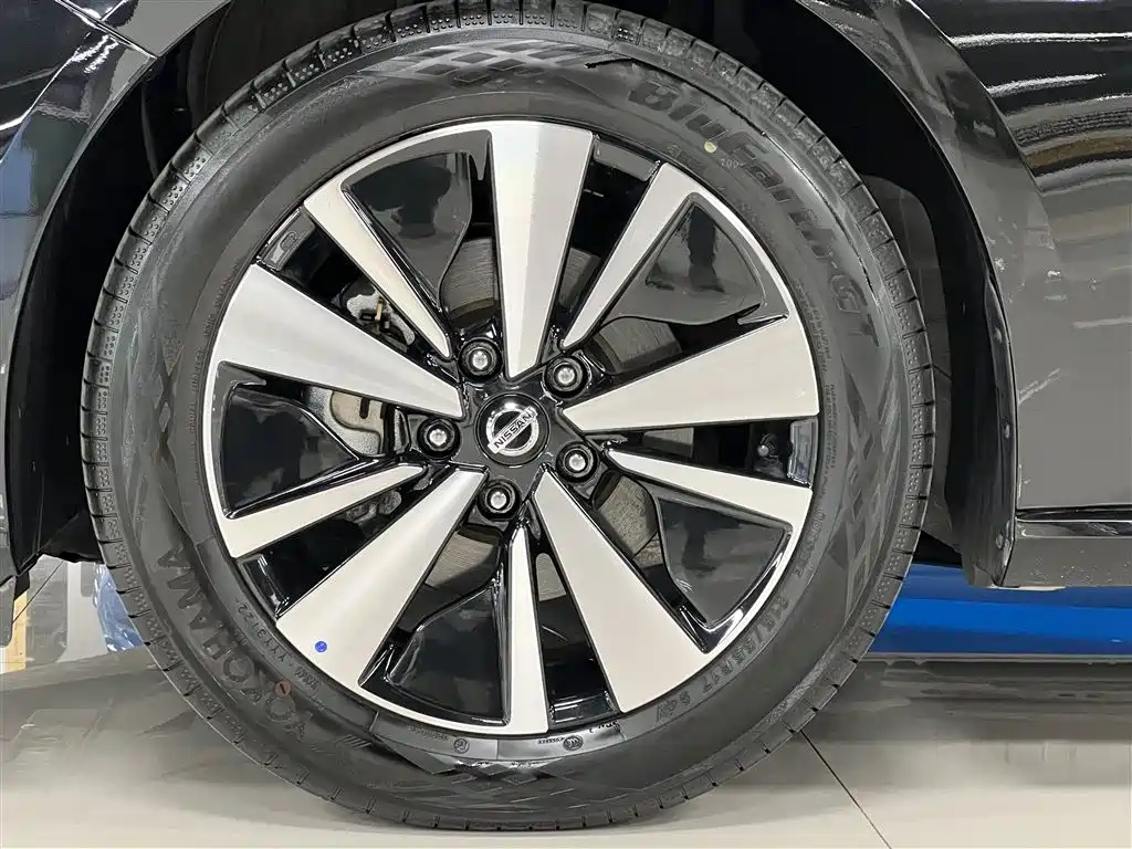 NISSAN TEANA 2023